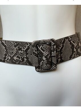 NWT Halogen Grey Faux Snakeskin Wide Waist Belt